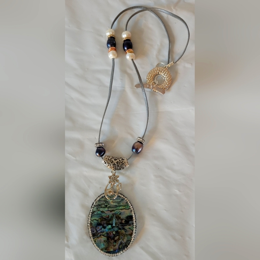 Genuine Abalone/MOP double-sided pendant leather cord Necklace